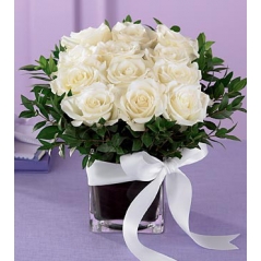 1 Dozen White Valentines Roses Delivery to Manila Philippines